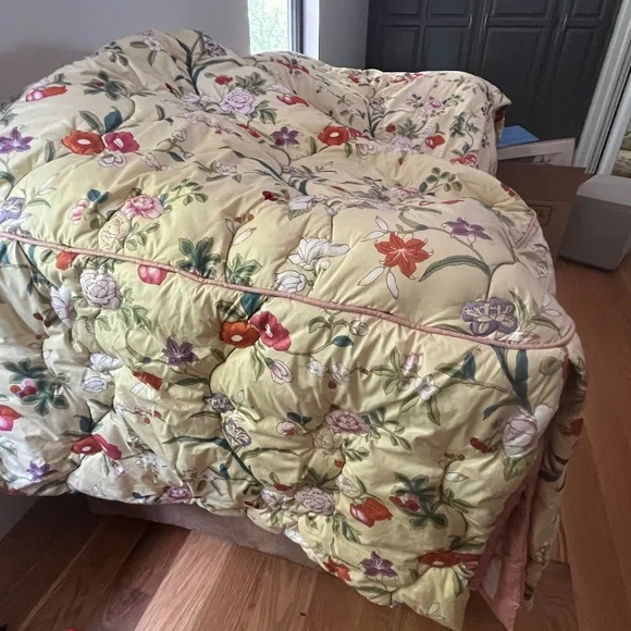 Beautiful Quilted Daybed Set